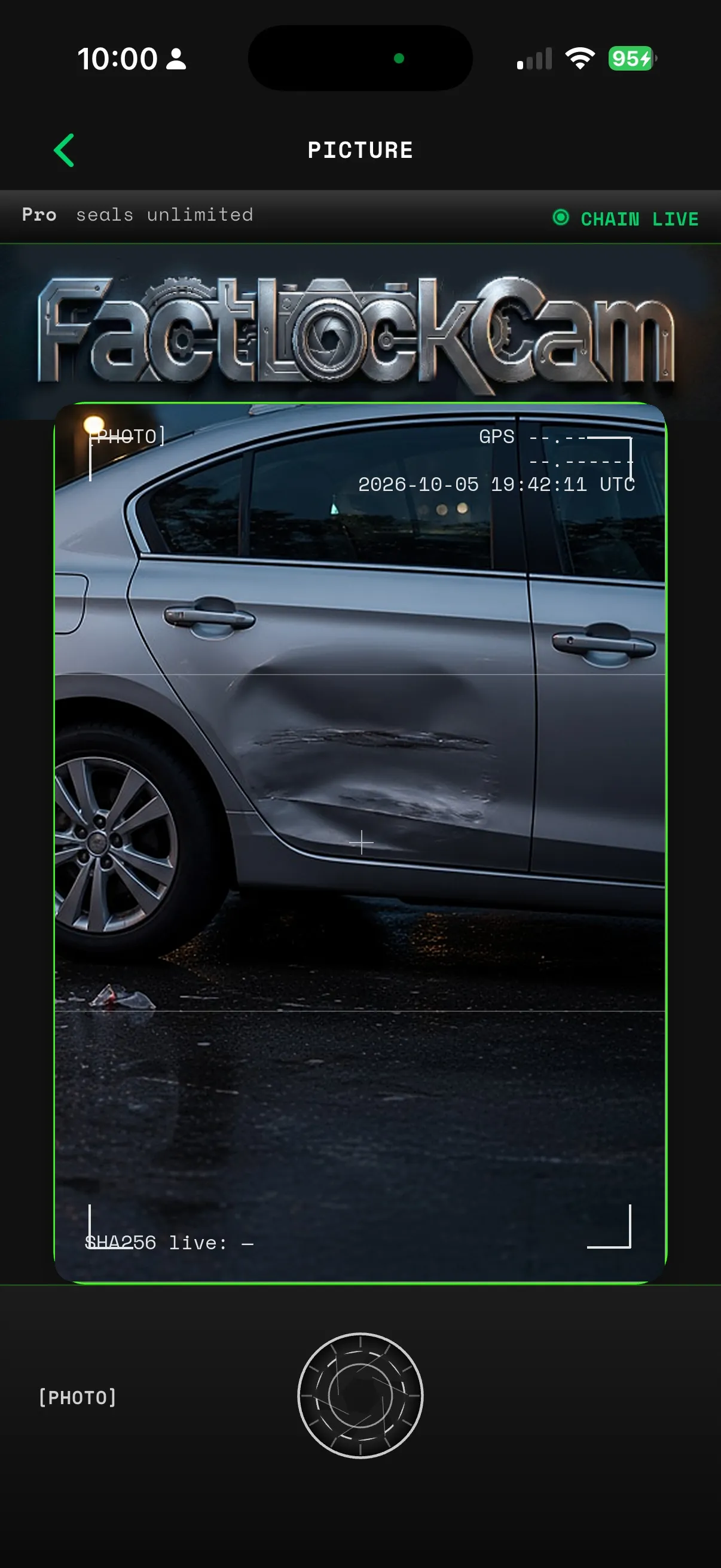 FactLockCam capture screen, car accident